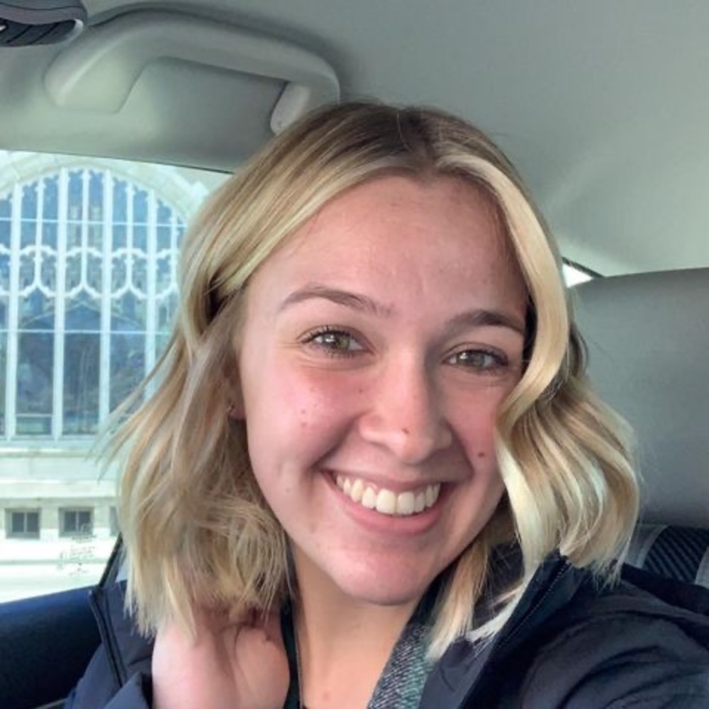 Meet your Posher, Kayla